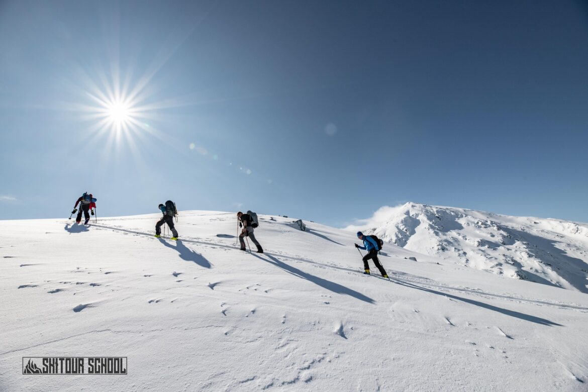 obóz skiturowy na Lofotach w Norwegii